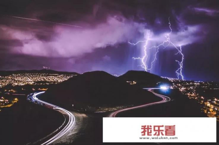 蓝白孔雀鱼用什么颜色的背景？