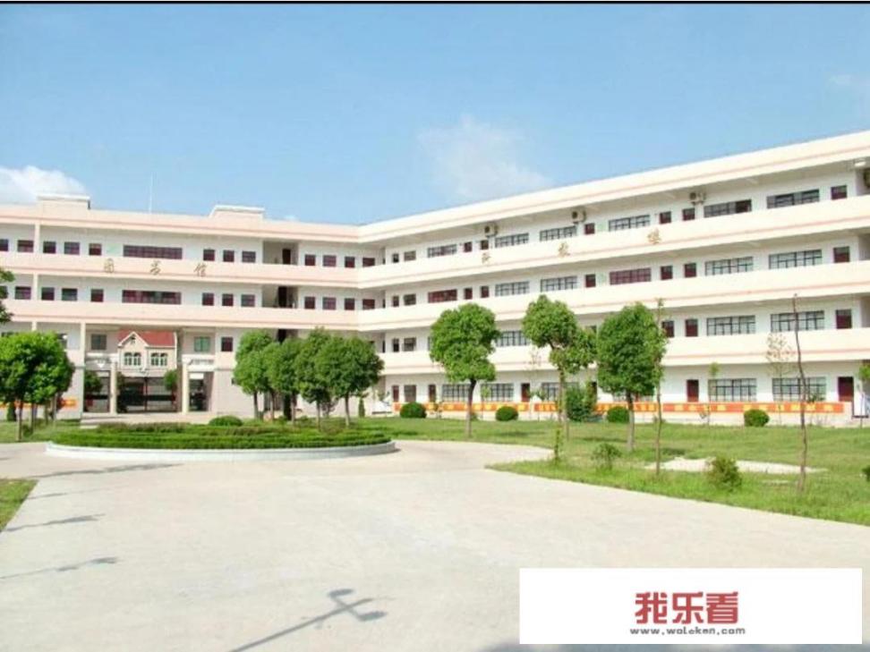 中国十大值得一去的小城市"的`安徽桐城`有什么好玩的地方？