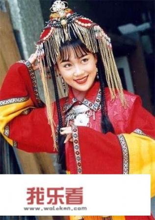 有没有关于婚纱的情侣网名跟情侣头像？