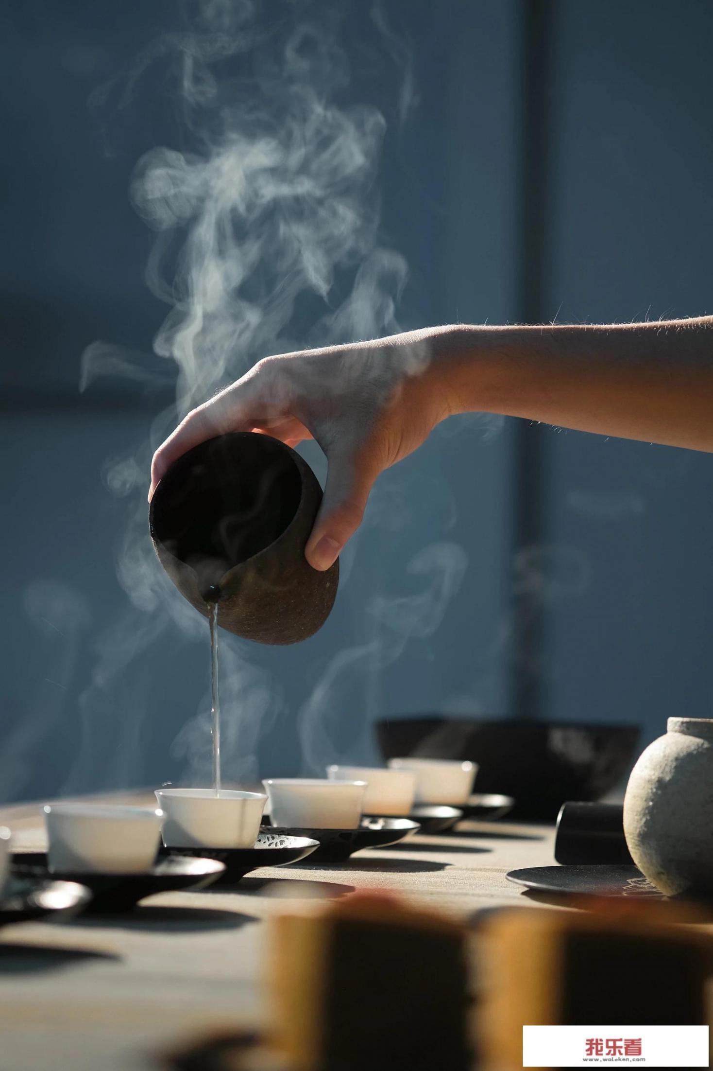 过年家里来客人，喝茶时，怎么拍出一组人少又安静的照片？