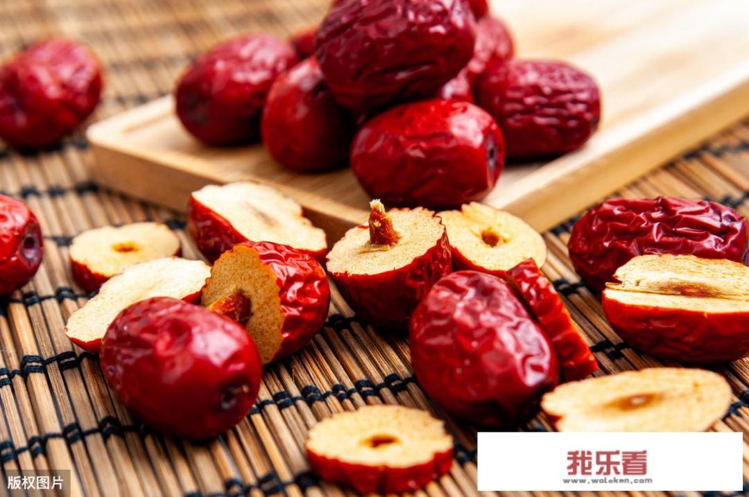 女人生完孩子后气血虚，坐月子时，多吃哪些食物可以补气补血？