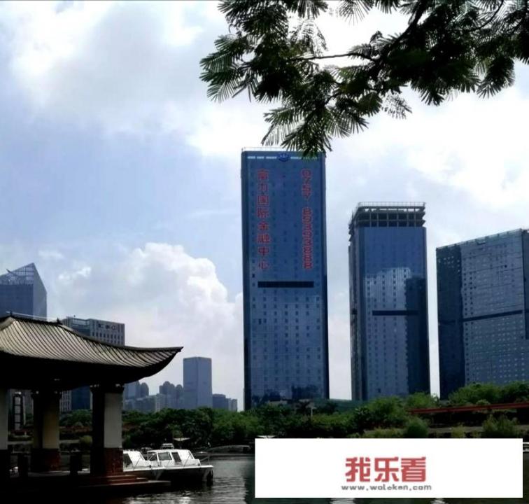 怎么把自己头像p到图片上？