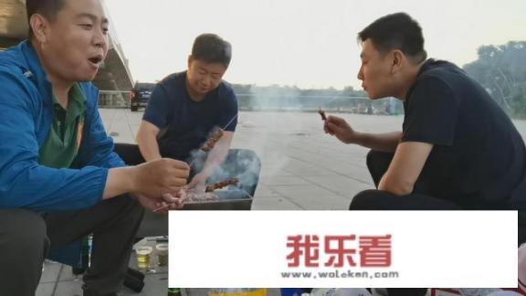 羊肉串怎么烤到外焦里嫩？