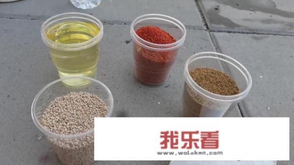羊肉串怎么烤到外焦里嫩？