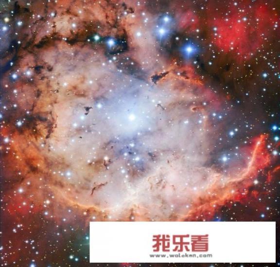 请问宇宙的重量是多少？