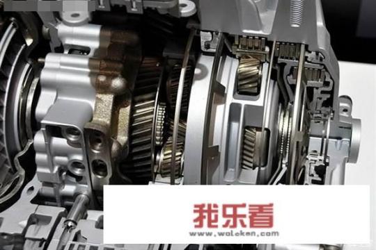 奥迪a4ld挡换到s挡要踩刹车吗？