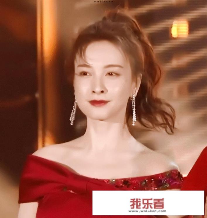 吴昕跨年真是美爆了，你怎么看？有知道她的口红色号的吗？
