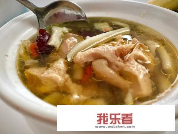 椰子煲鸡还可以放什么材料？怎样好吃？