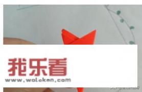 如何做一个立体花朵的手抄报边框？