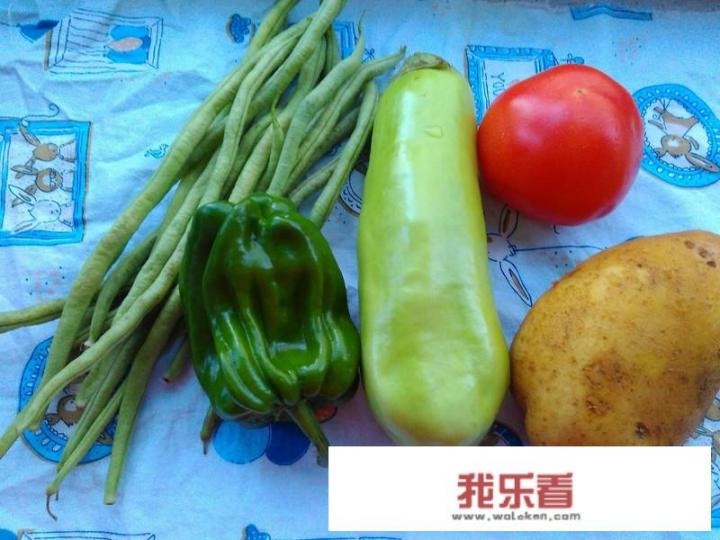 土豆豆角茄子炖五花肉的家常做法？