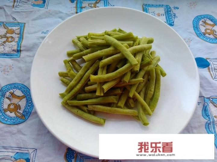土豆豆角茄子炖五花肉的家常做法？