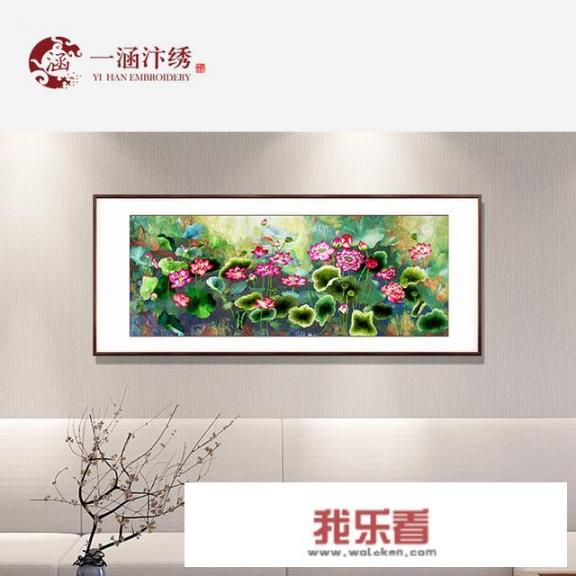 客厅沙发背景墙挂什么画好手绘山水画让家更有档次？