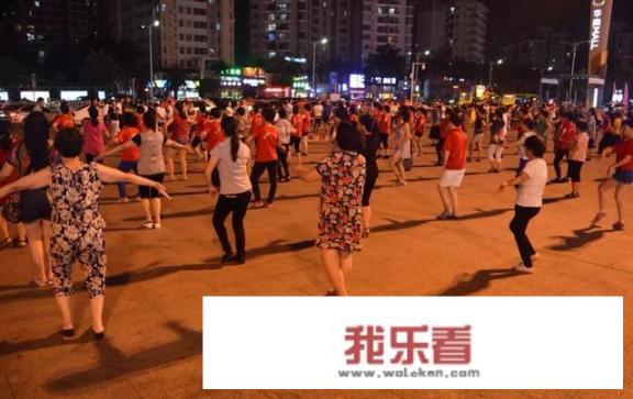 广场舞太吵打扰孩子学习，44岁男子劝阻被大妈围攻突发心梗去世，对此你怎么看？