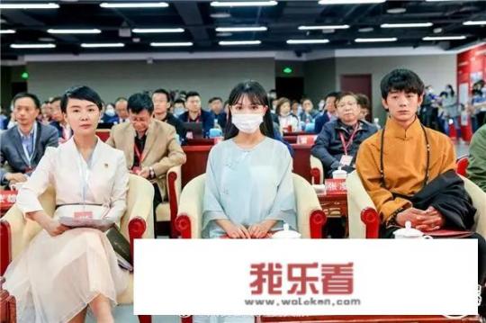 全国各地文旅局长“集体出道”为家乡代言，浙江开化百万年薪招聘导游登上热搜，高频出圈后，文旅业又该如何出彩？