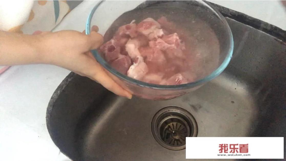 广东金牌蒜香排骨做法？