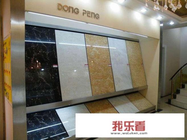瓷砖展板如何贴在墙上？