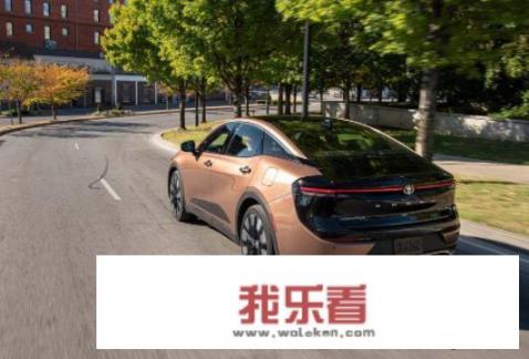 车标是皇冠的是什么车价格？