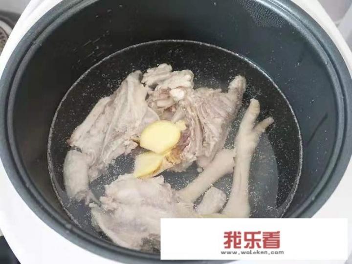 榴莲煲鸡可以放红萝卜和玉米吗？