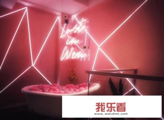 当前餐饮流量大的连锁店有哪些？网红店，最好是能加盟的？