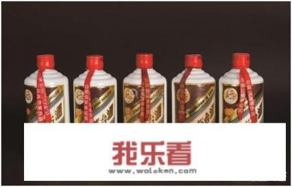 为什么茅台镇的白酒被一些人称为酱香型白酒？酱香型是什么意思？