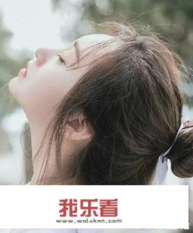 关于大学生情侣火车站分别时的亲吻图，网友们的评论多半不堪入目，头条网友怎么看？