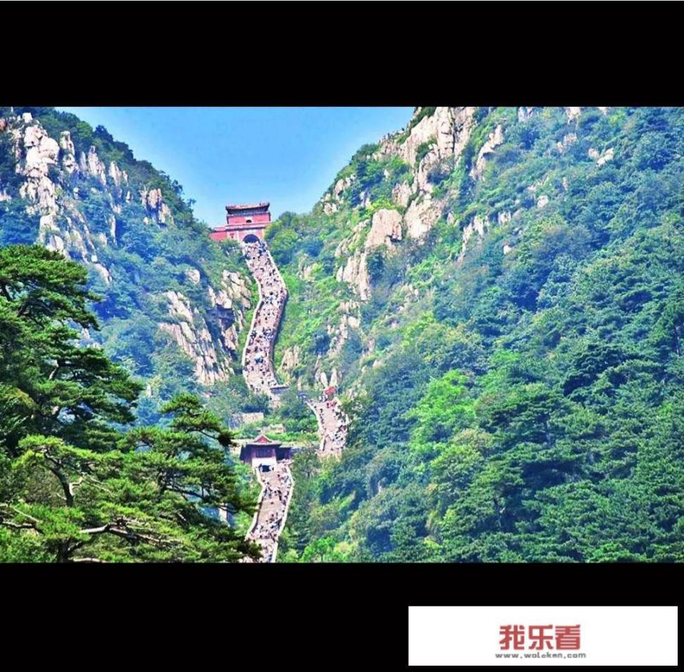 昨天在泰山看到有个䖝二咖啡店，问了几个人各有解释，䖝二，应该怎么理解？