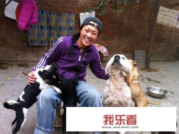 养狗跟养娃，情感上的收获类似吗？