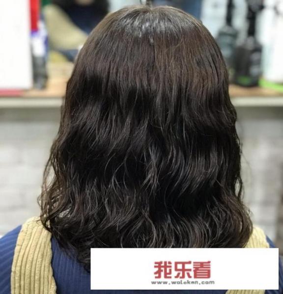 女生烫发发型什么好看时尚烫发染发让你更有魅力？