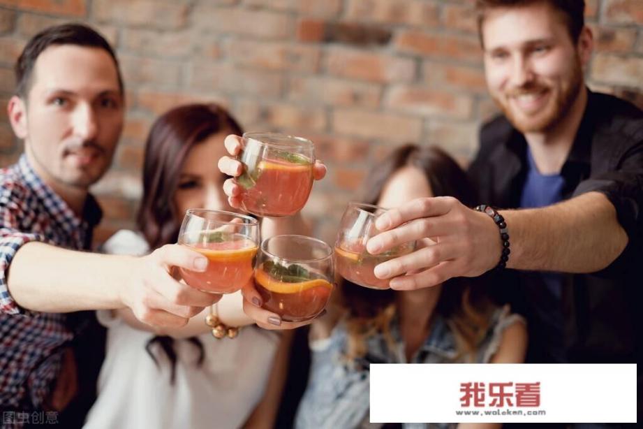 关系还不错的朋友总是拿我的长相和糗事另一个人开玩笑，这种人该深交吗？