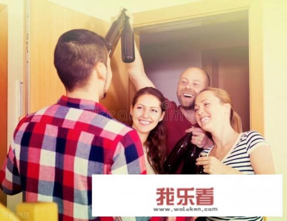 关系还不错的朋友总是拿我的长相和糗事另一个人开玩笑，这种人该深交吗？