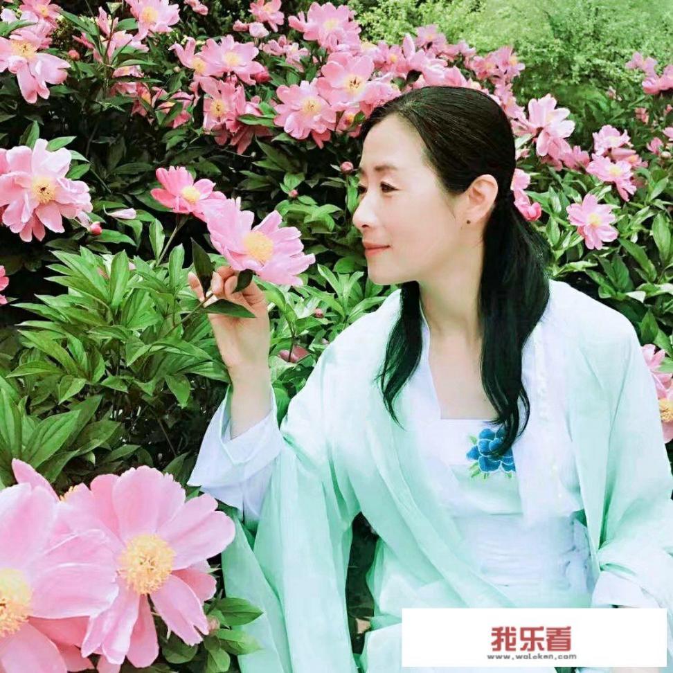 中年男人发抱抱表情的意思？