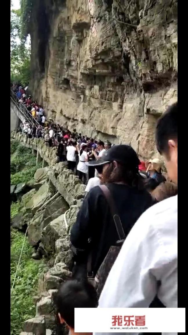 晒一晒五一各大景点人山人海的图片一定会很吸睛。你有图片么？