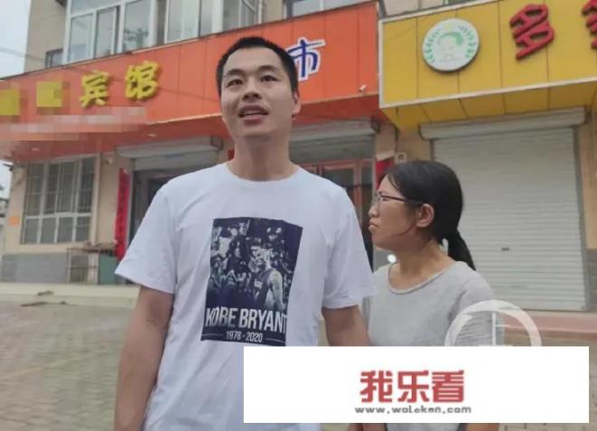 栾川殴师的常某，今天出狱了，看报道，警车接回宾馆，为什么？