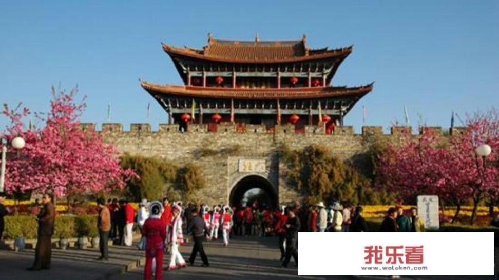 夏季旅拍婚纱照，三亚、厦门、大理、丽江、青岛这些热门城市，你更倾向于哪个城市呢？