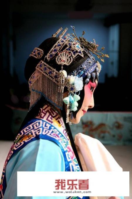 在电脑上怎么下载戏曲到u盘？