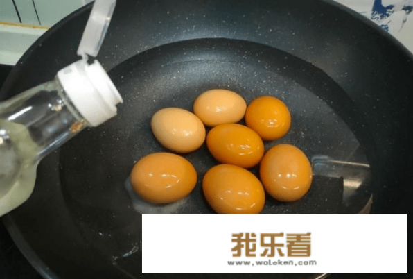 鸡蛋用什么方法煮好剥皮？