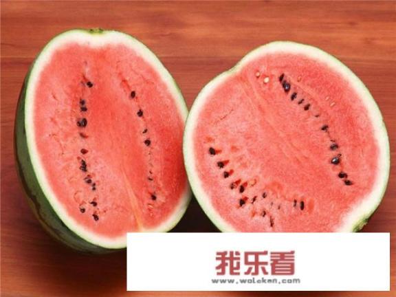 买西瓜，如何挑选，才能选中甜、水分足、皮薄的西瓜？