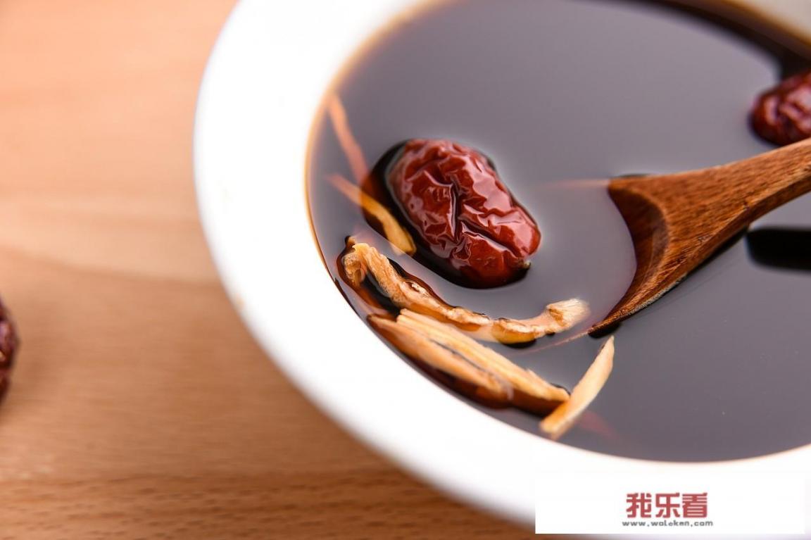 女性月经不调的症状有哪些？该怎样调理月经失调？